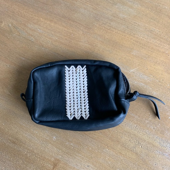 Target Small pouch - Picture 1 of 2